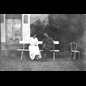 thumbnail Homme sur banc près d'une femme