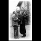 thumbnail Henri L'hirondel avec sa belle-mère, Mme Emile Fernagut