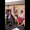 thumbnail Alain expliquant comment Anne s'est cassée le poignet en chutant d'un rocher à Jean-Louis et Patricia