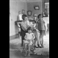 thumbnail Yvonne ENAULT née LECORNU avec Francette, Betza et Claude